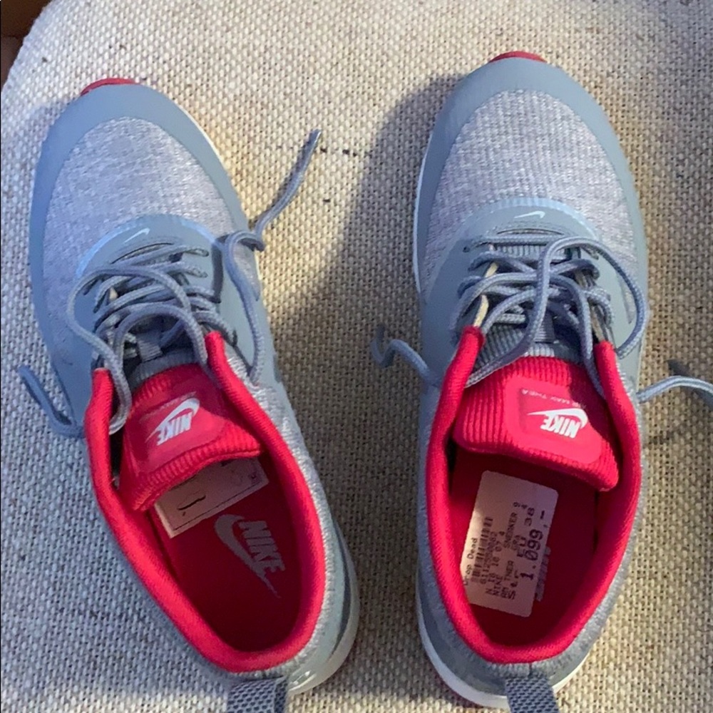 Nike Thea sneaker